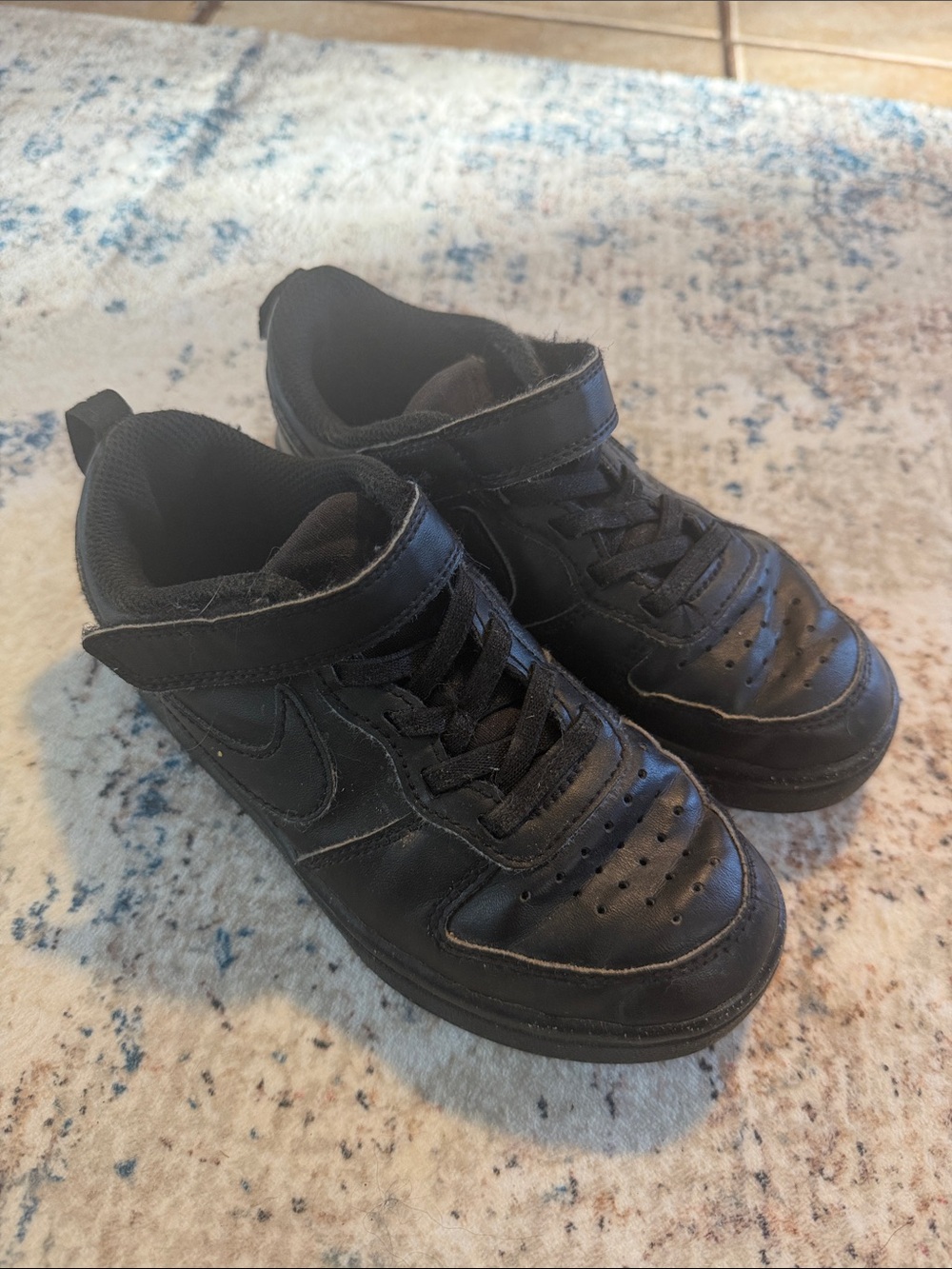 Nike Kids Athletic Sneakers with Hook-and-Loop Strap